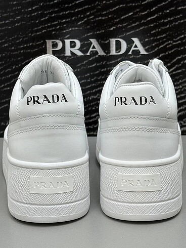 37 Beden Prada