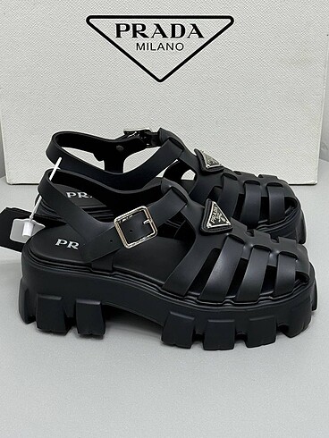 37 Beden siyah Renk Prada ithal