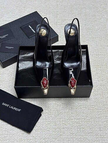 Yves Saint Laurent LouLou
