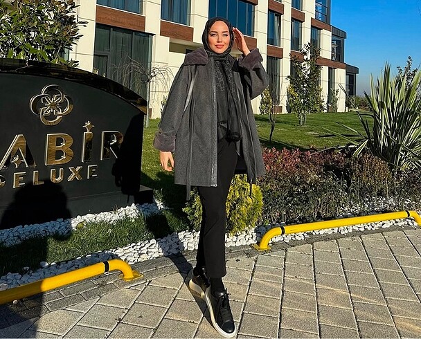 Kürk detaylı kaşe kaban