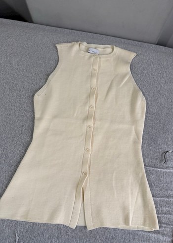 Beyaz Düğmeli Kolsuz Pamuklu Yelek - Görsel 4