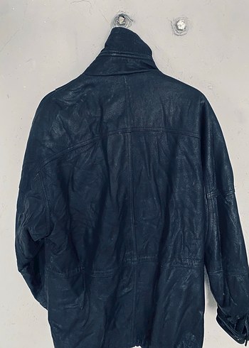 Düğmeli Siyah Deri
Ceket - Görsel 4