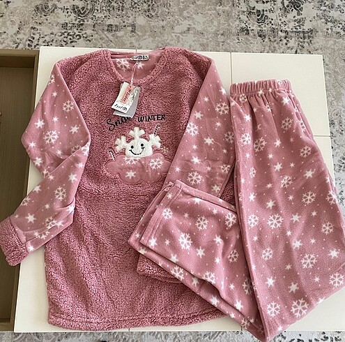 Peluş pijama takımı