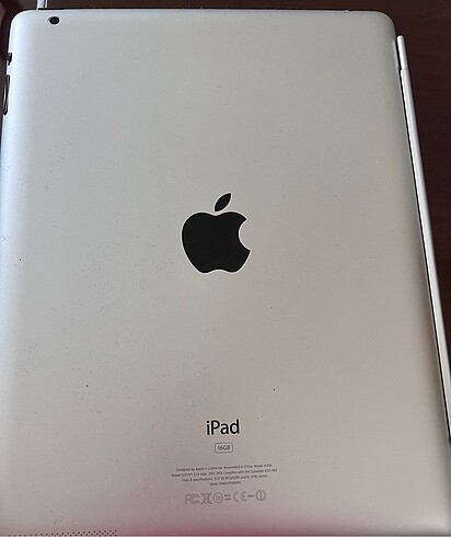 Apple ipad. Kılıfı ve şarj aletiyle birlikte gönderilecektir.