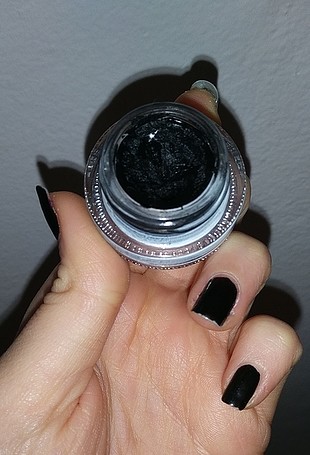 Farmasi farmasi jel eyeliner