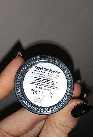 universal Beden farmasi jel eyeliner