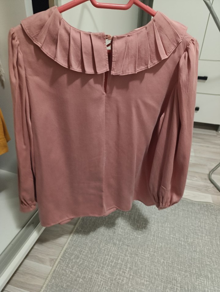 Pembe Süet Kadın Bluz, Fırfırlı Yaka, Uzun Kollu - Görsel 3