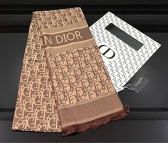  Beden Dior şal