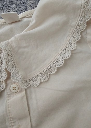 Kız Çocuk Beyaz Düğmeli Keten Gömlek - Görsel 3