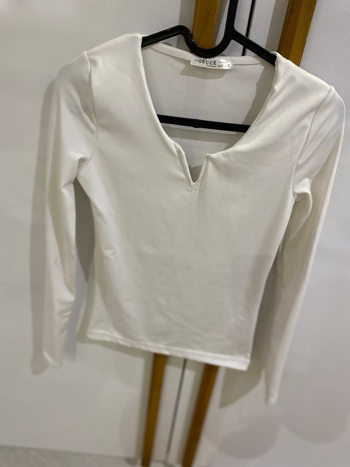 Beyaz V Yaka Uzun Kollu Kadın Bluz - Görsel 2