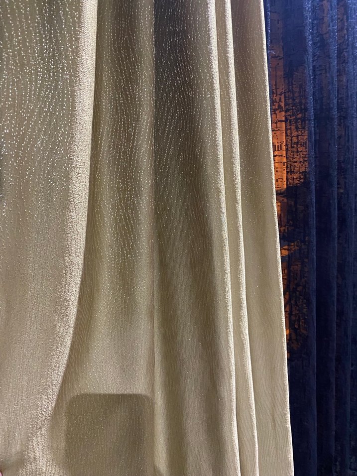 Siyah tül perde ve gold fon perde - Görsel 2