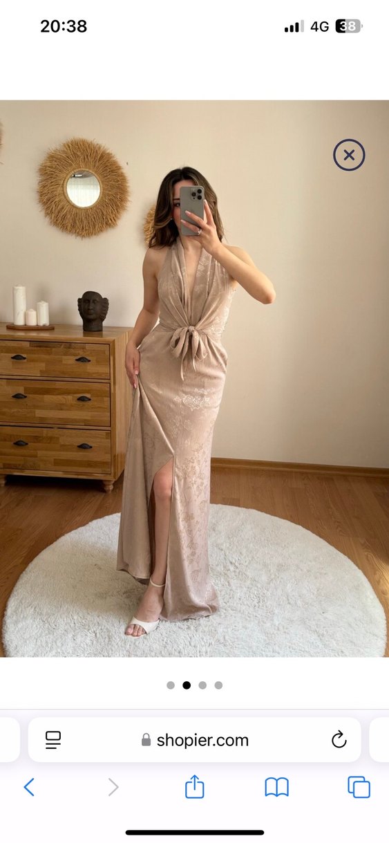 Cepli Bağlama Detaylı Yırtmaçlı Bej Uzun Elbise Abiye - Görsel 3