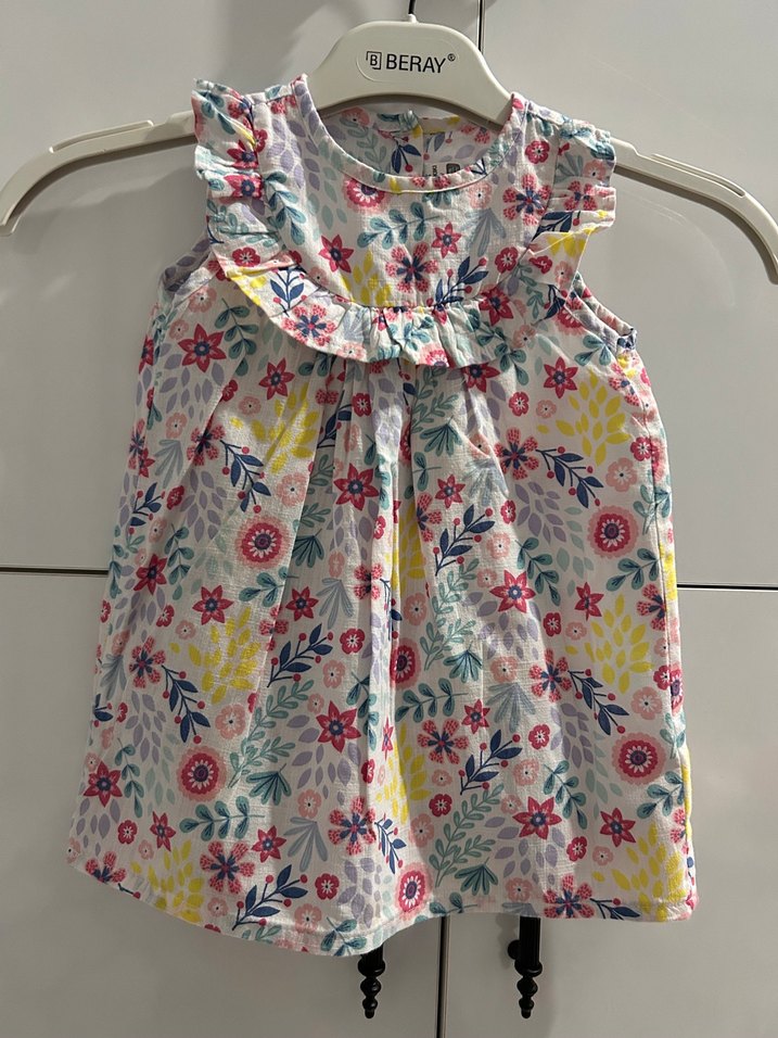 Çiçek Desenli Kolsuz Kız Elbisesi - Görsel 2