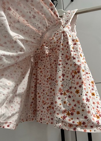 Kolsuz Çiçek Desenli Kız Elbisesi - Görsel 2