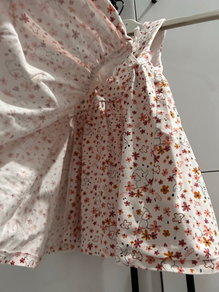 Kolsuz Çiçek Desenli Kız Elbisesi - Görsel 2