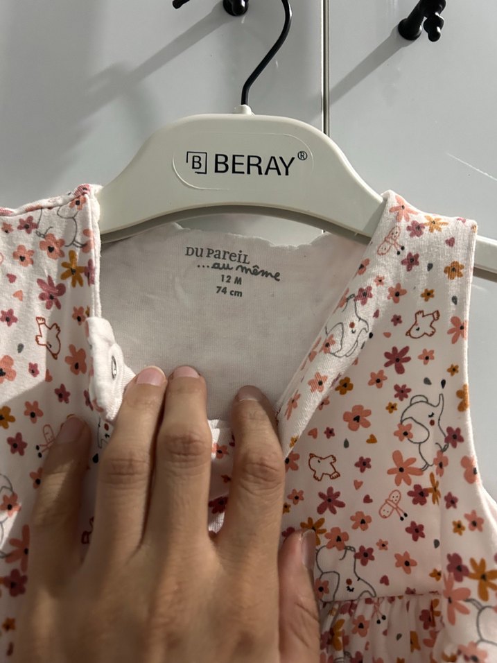 Kolsuz Çiçek Desenli Kız Elbisesi - Görsel 3