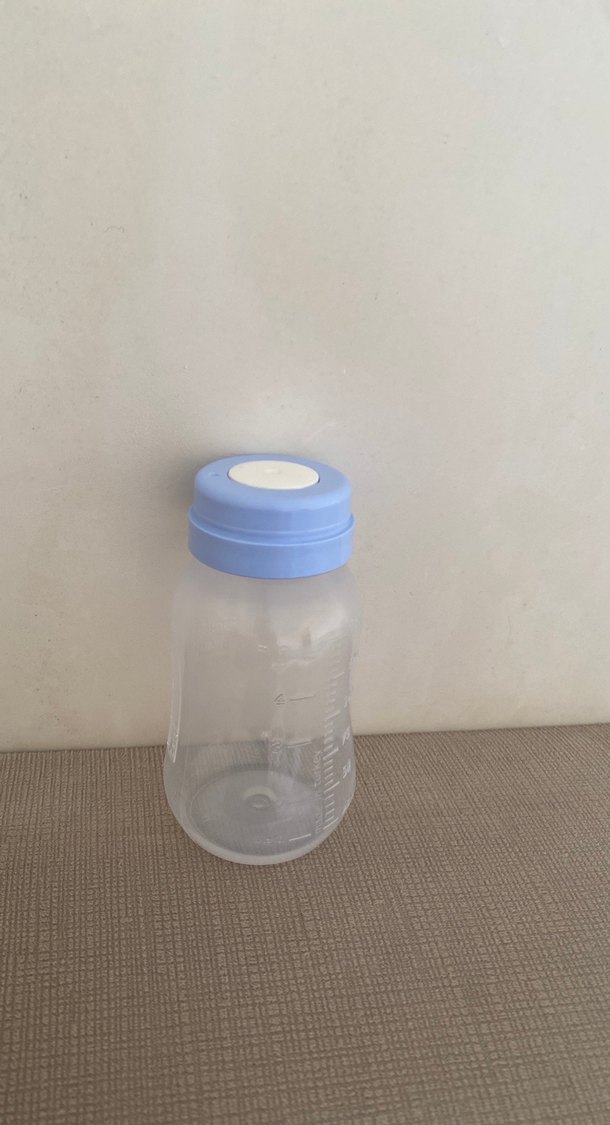 Mavi süt saklama kabı biberon da oluyor ucu var - Görsel 3