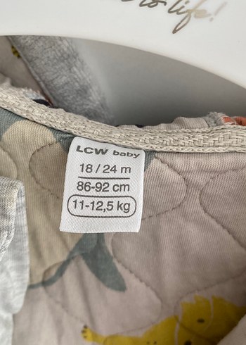 Gri Kapüşonlu Erkek Çocuk Mont - Görsel 3