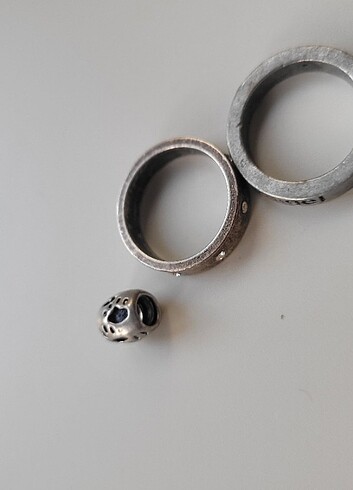 Beden gri Renk yüzük ve charm 3lü set