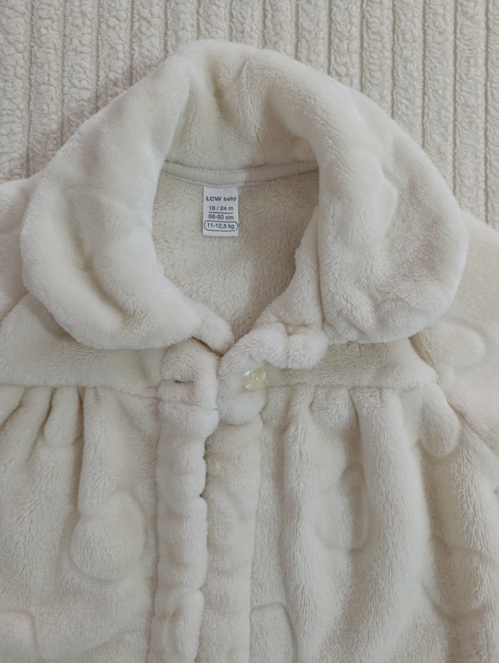 Kız Çocuk Beyaz Peluş Ceket - Görsel 2