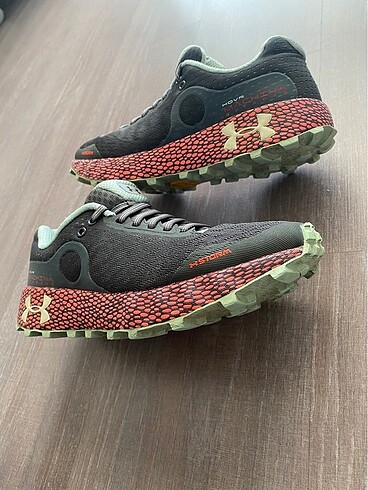 Diğer UNDER ARMOUR HOVR MACHINA VİBRAM KOŞU AYAKKABISI