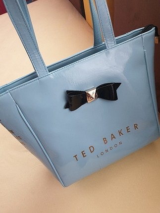 tedbaker aslında yeni sayılır çizik defosu var 