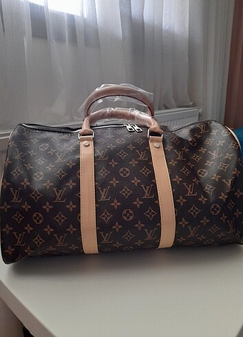  Beden LOUIS VUITTON SPOR CANTA