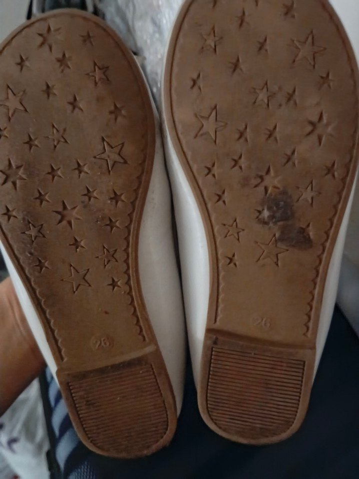 Kız Çocuk Beyaz Lastikli Babet Ayakkabı - Görsel 3