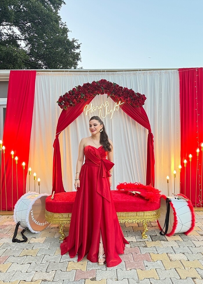 yırtmaçlı kırmızı uzun elbise - Görsel 2