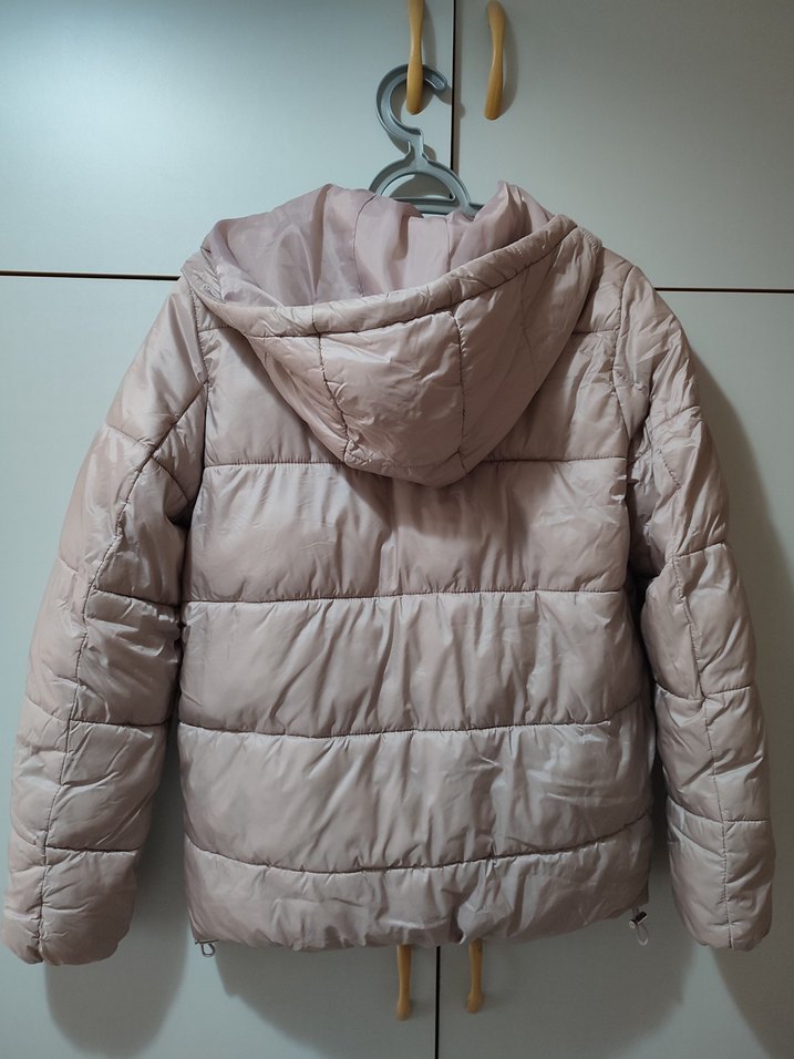 Kapüşonlu Kadın Montu - Görsel 3