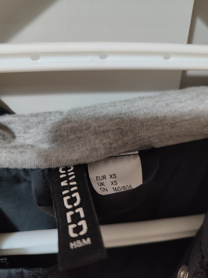 Siyah Yağmurluk - Görsel 4