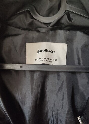 Siyah Şişme Mont - Görsel 3