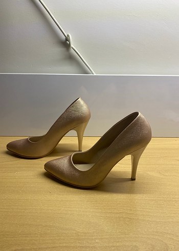 39 Beden ten rengi Renk Bej Parlak Stiletto Kadın Topuklu Ayakkabı