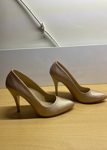 Diğer Bej Parlak Stiletto Kadın Topuklu Ayakkabı