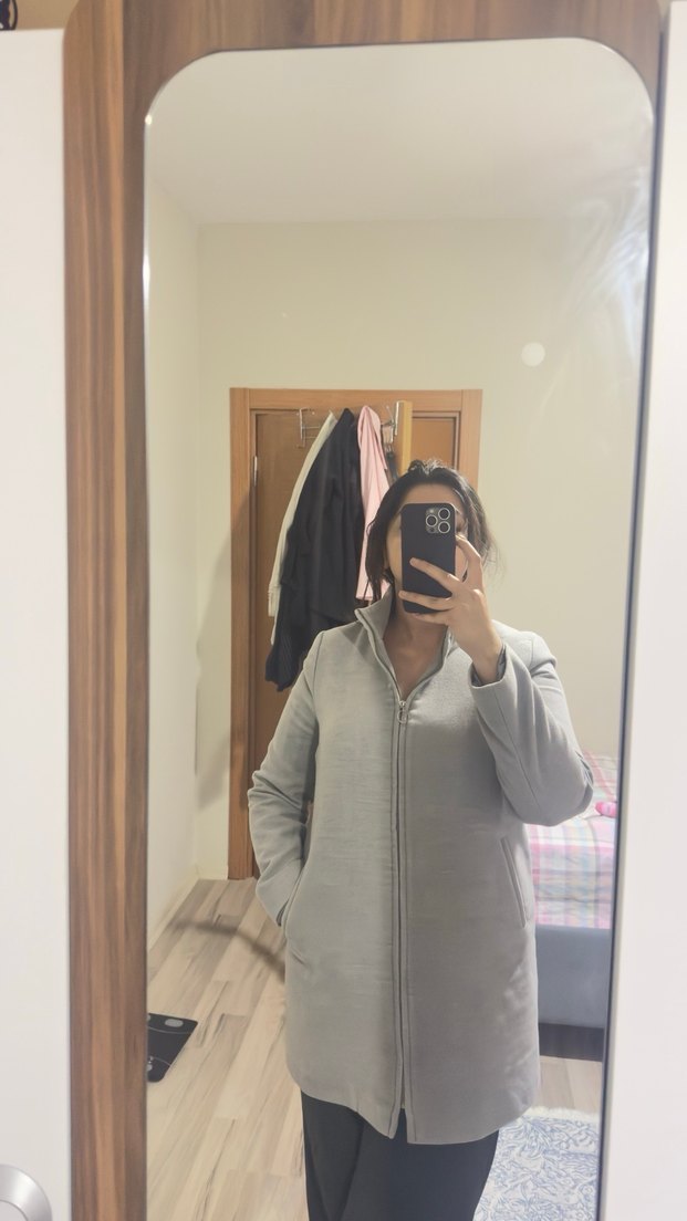 Kadın Gri Yüksek Yakalı Fermuarlı Ceket - Görsel 4