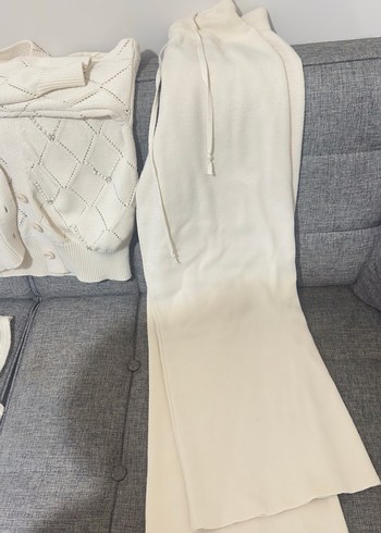 Beyaz Triko Süveter ve Hırka Takımı - Görsel 4