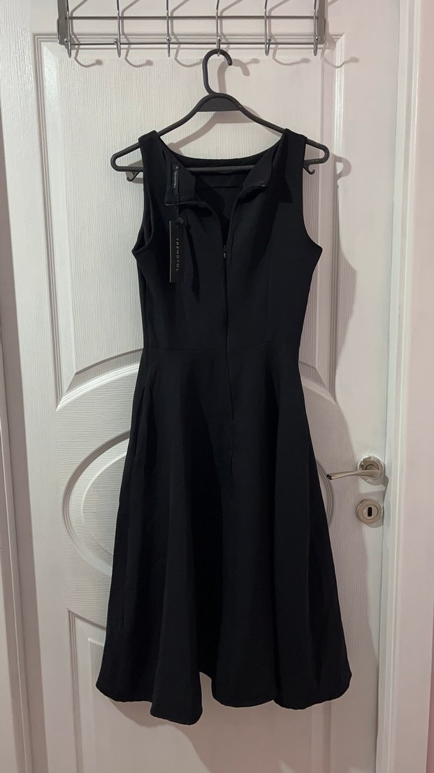 Siyah Midi Kolsuz Drapeli Kadın Elbise - Görsel 2