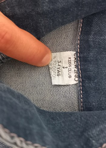 4 Yaş Beden Nakışlı Düğmeli Kız Kot Yelek ve yakalı gömlek