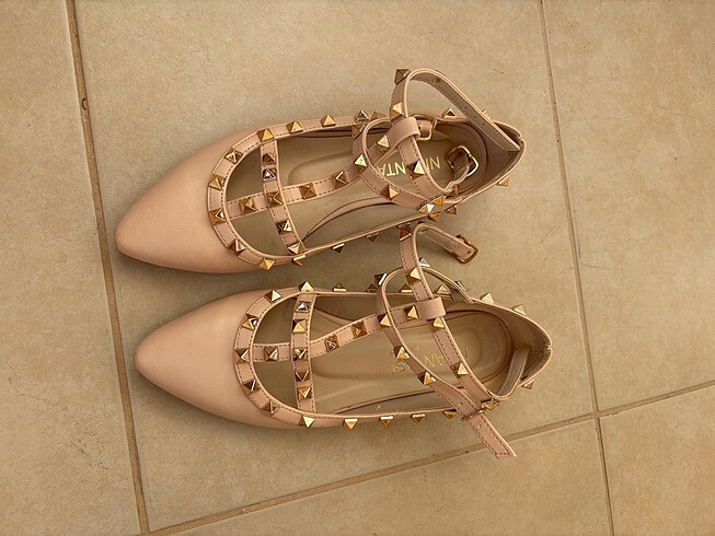37 Beden ten rengi Renk Valentino model babet