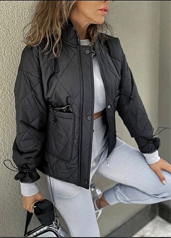 Zara model kapitone mont