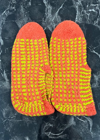 Renkli Nakışlı Çoraplar - Görsel 2