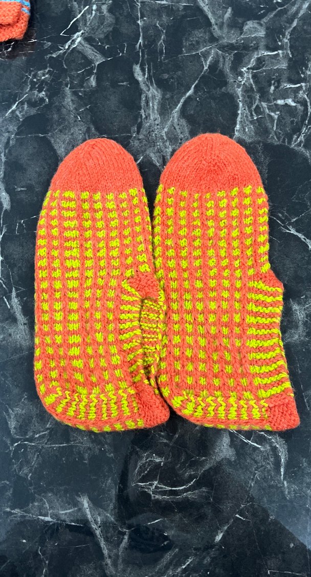 Renkli Nakışlı Çoraplar - Görsel 2