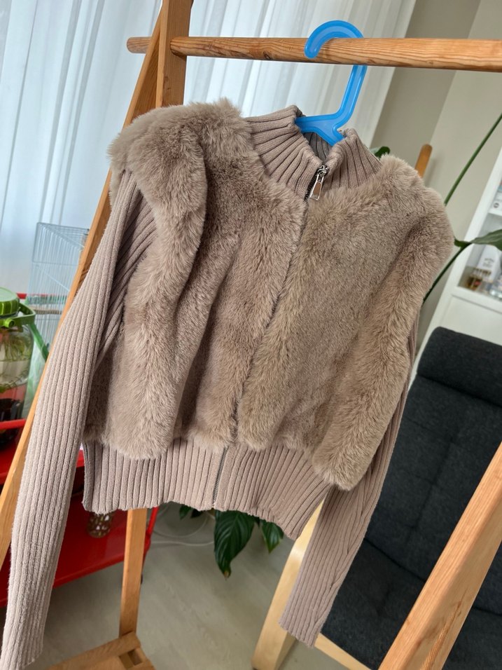 Bej Yünlü Kürk Detaylı Midi Hırka - Görsel 3