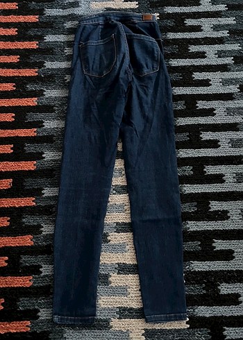 Bershka Koyu Mavi Dar Kesim Denim Jean