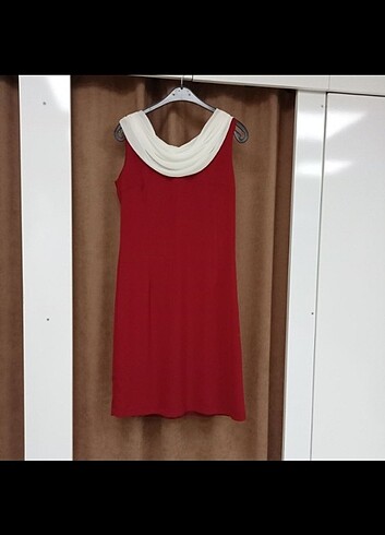 kırmızı sırt detaylı kısa abiye elbise