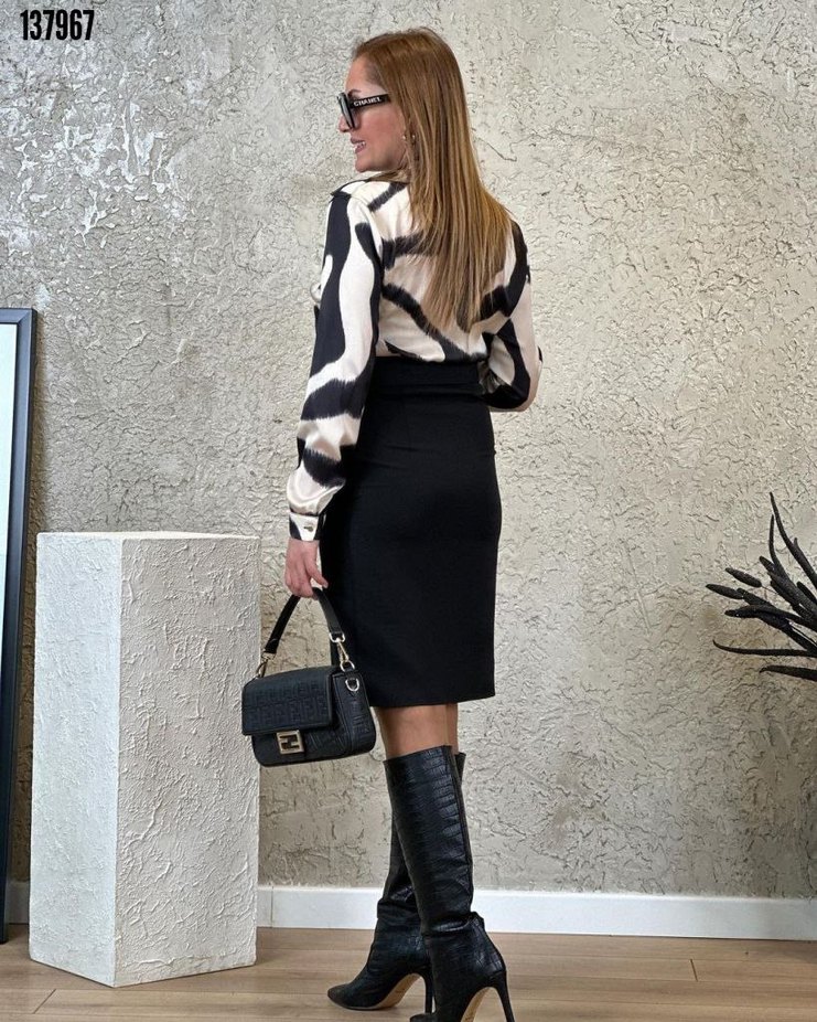 Kemer Detaylı Siyah Mini Ofis Eteği - Görsel 2