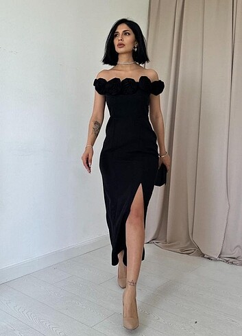 Madonna Yaka Güllü Elbise