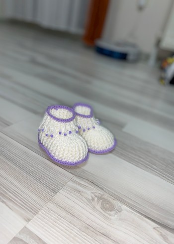 Mor Detaylı Örgü Kız Bebek Patik - Görsel 4