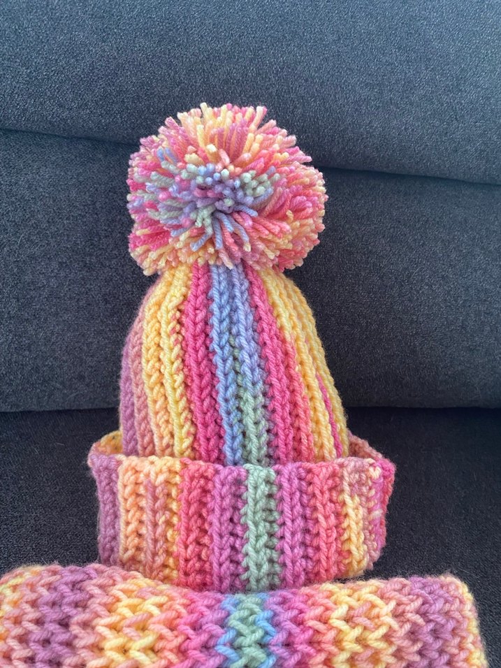 Kız Çocuk Renkli Batik Örgü Bere ve Atkı Seti - Görsel 3