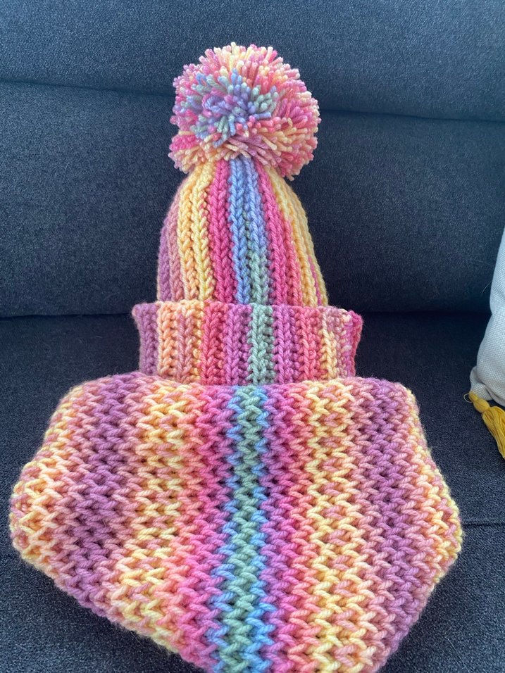 Kız Çocuk Renkli Batik Örgü Bere ve Atkı Seti - Görsel 5